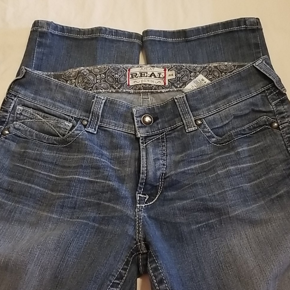 Ariat Jean's 31L no holes or tears